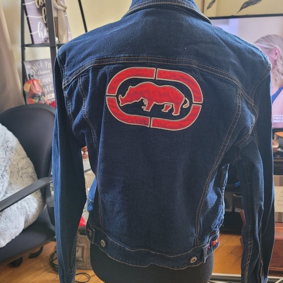 Vintage Echo Dark jean jacket w/ rhino on the back - Picture 7 of 11